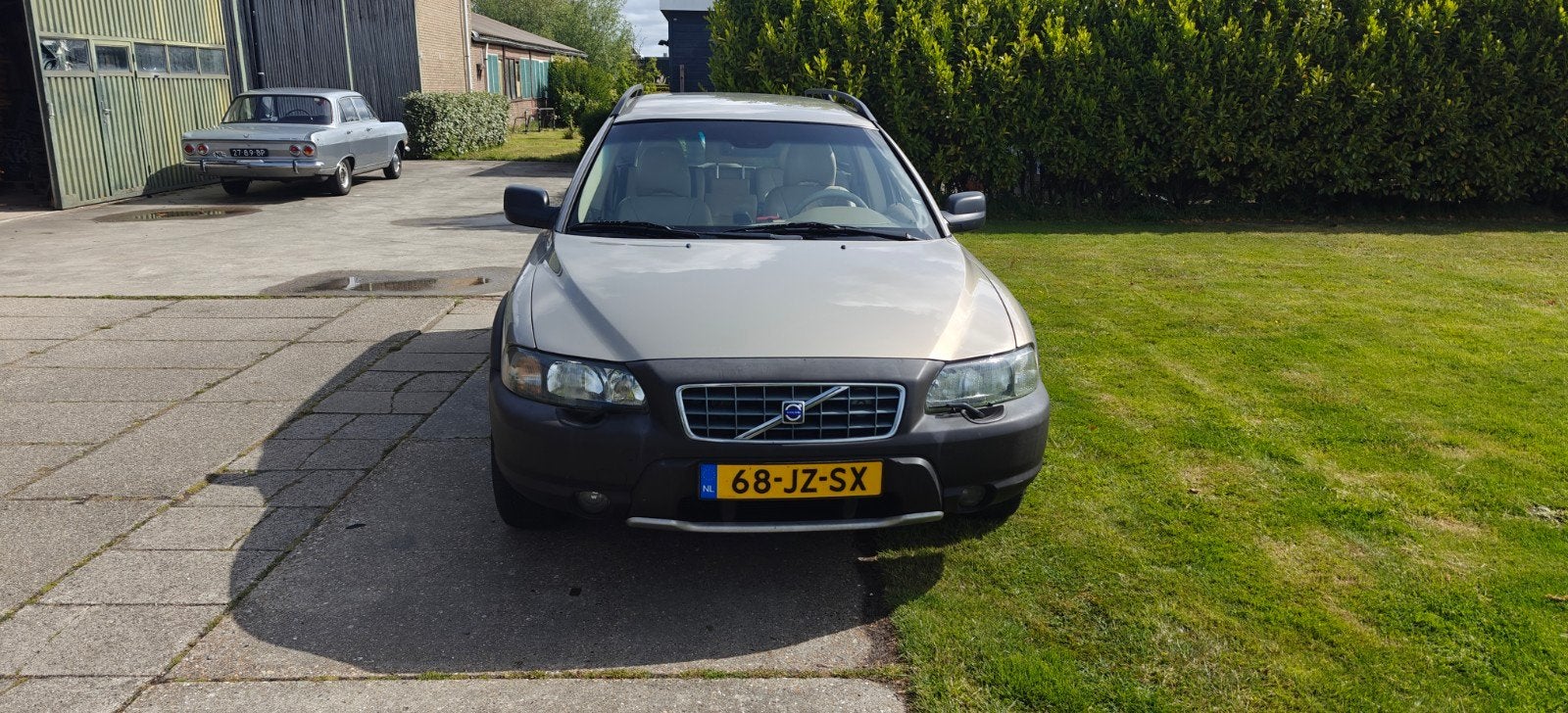 Volvo V70 2.5 T AWD AUT 2002 Beige, Auto's, Automaat, 1800 kg, Stationwagon, Vierwielaandrijving