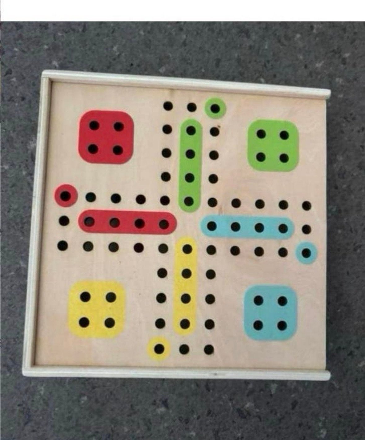 Houten Mens Erger Je Niet bordspel met opbergdoos, Drie of vier spelers, Ophalen of Verzenden, Zo goed als nieuw