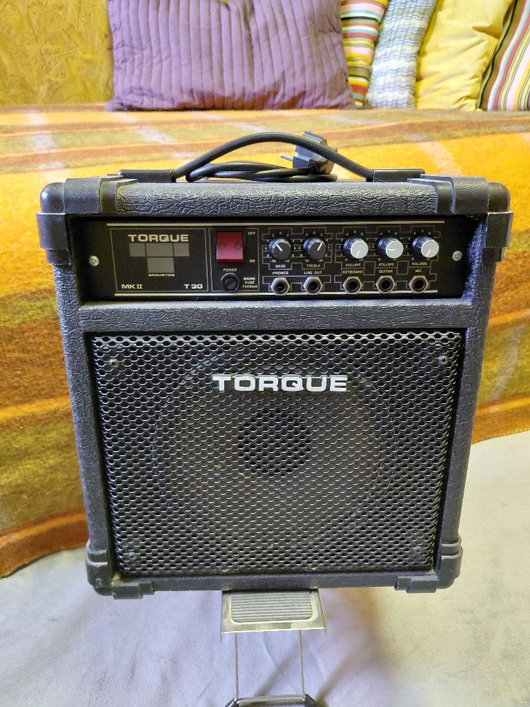 Torque MIC/KEYB/GUITAR amplifier 30 Watt, krachtpatser, Ophalen, Zo goed als nieuw, Minder dan 50 watt