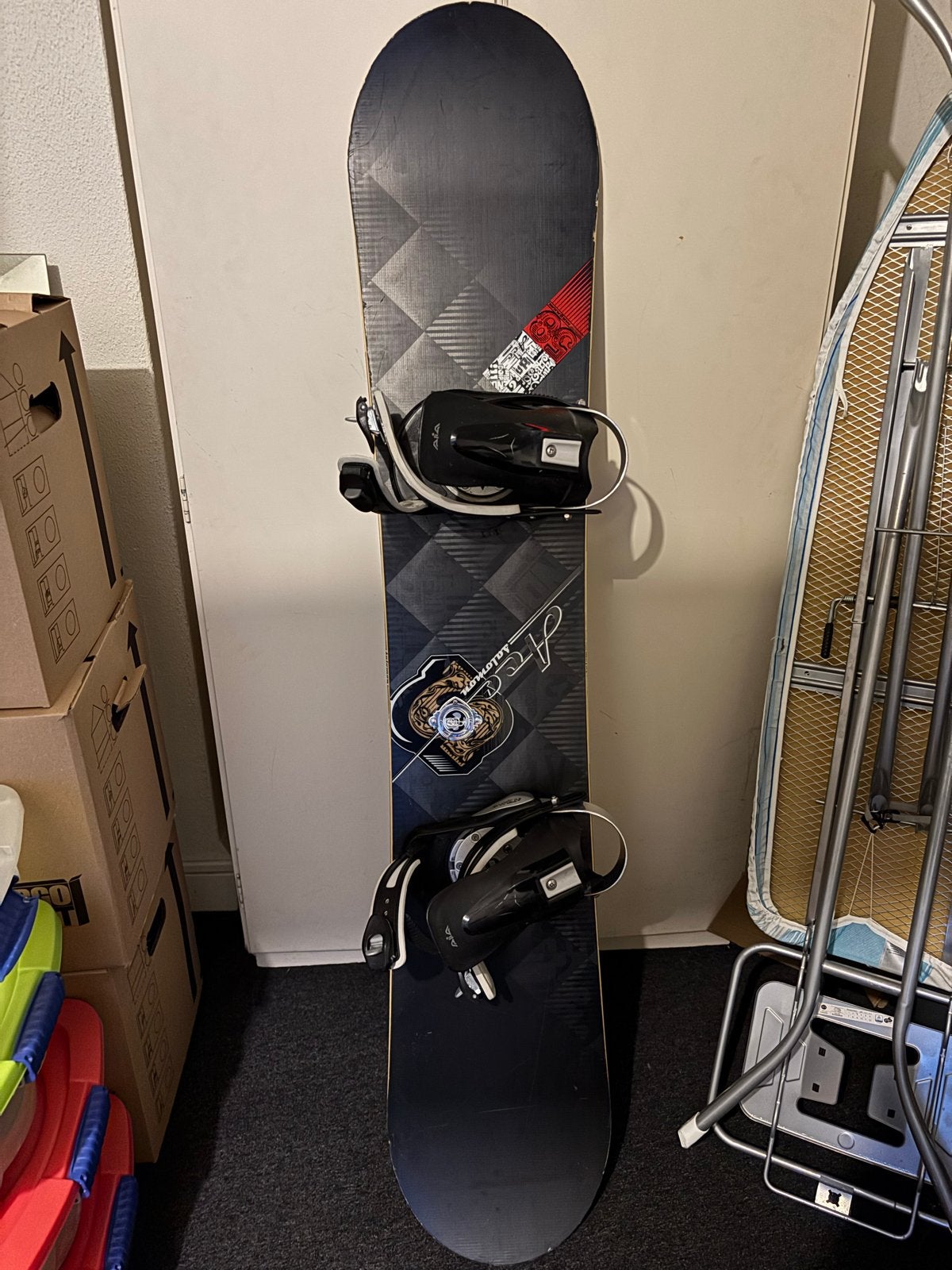 Salomon Ace Magnum snowboard (158 cm) met Aia bindingen, Sport en Fitness, Snowboarden, Gebruikt, Board, Ophalen