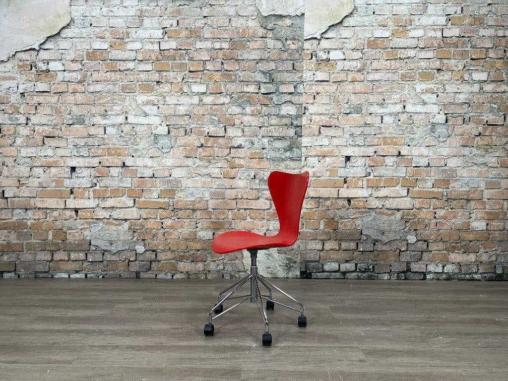 Fritz Hansen Vlinder – Rood met wielen | Arne Jacobsen, Ophalen, Design, Zo goed als nieuw, Eén
