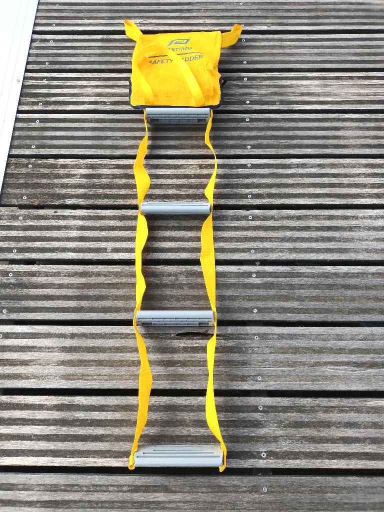 boot trapje, Ophalen of Verzenden, Zo goed als nieuw, Overige typen, Zeilboot of Motorboot