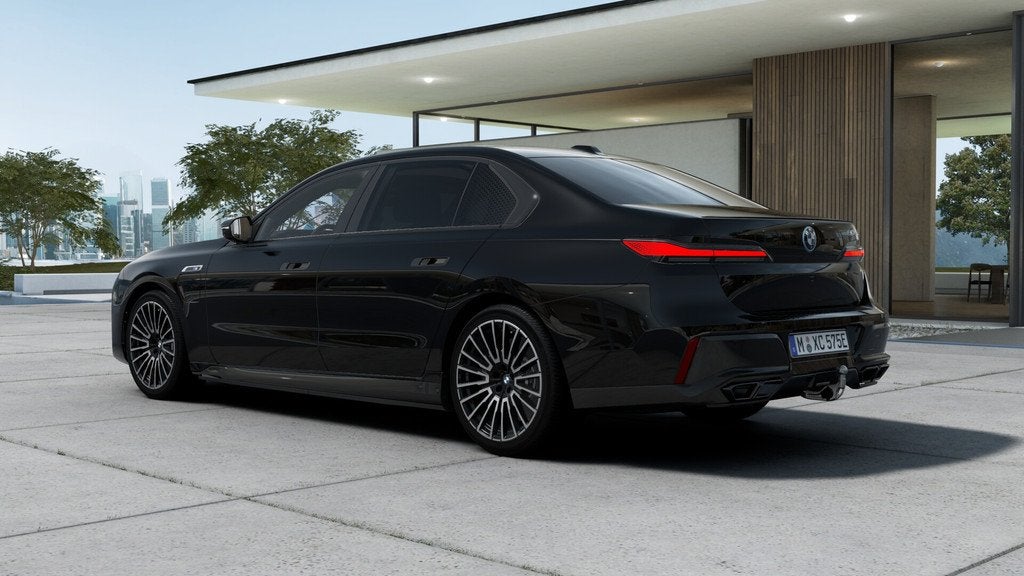 BMW 7 Serie M760e xDrive Automaat / Panoramadak Sky Lounge /, Auto's, BMW, Automaat, Zwart, Zwart, Leder