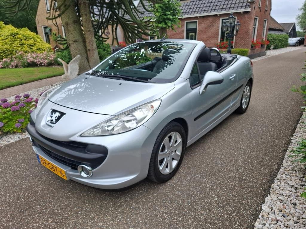 Peugeot 207 CC 1.6 VTi, Auto's, Voorwielaandrijving, Automatische klimaatregeling, 15 km/l, Gebruikt