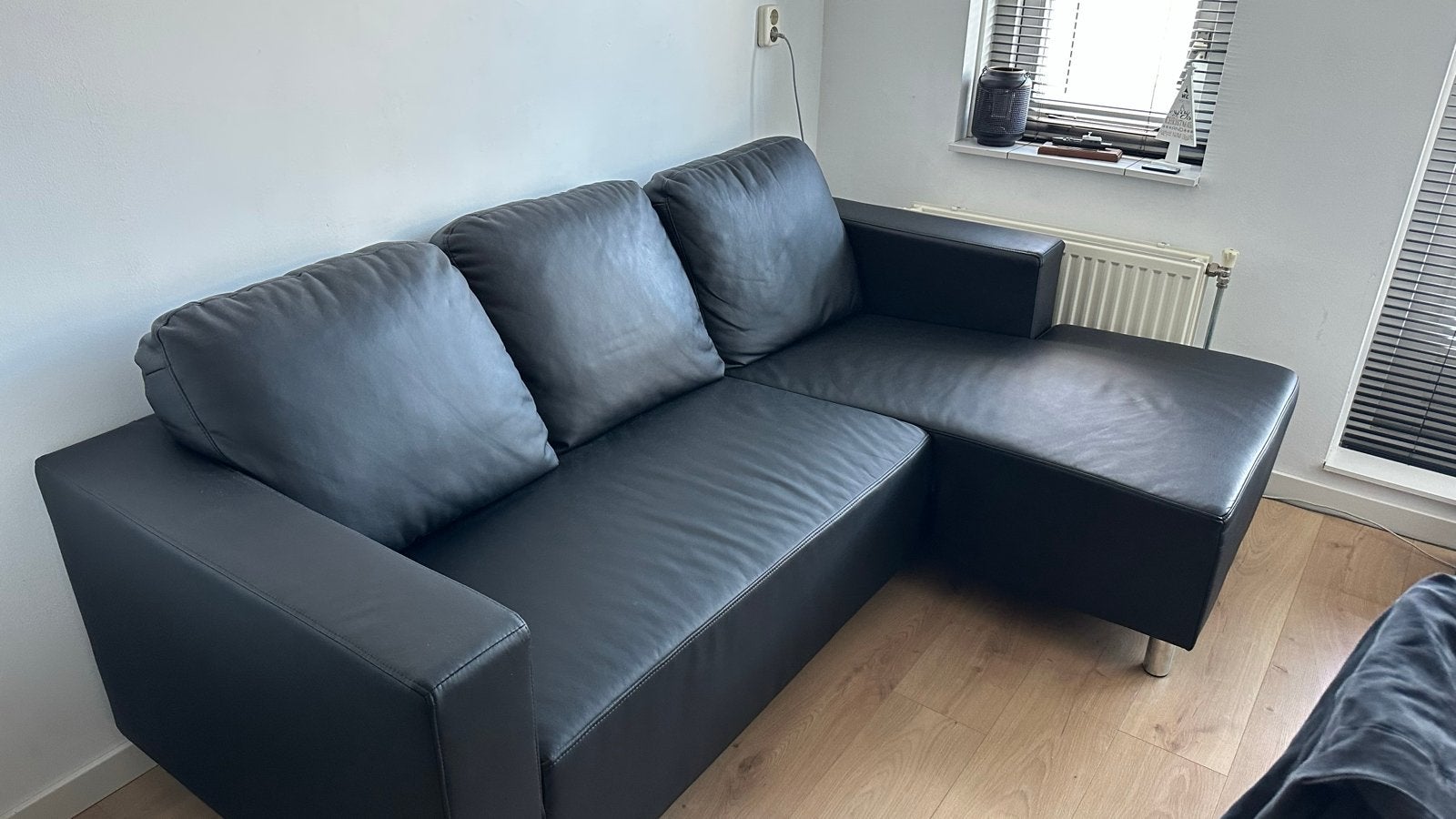 Zwarte Leren Hoekbank - Comfortabel en Stijlvol, Huis en Inrichting, Ophalen, 250 tot 300 cm, Gebruikt, 125 tot 150 cm
