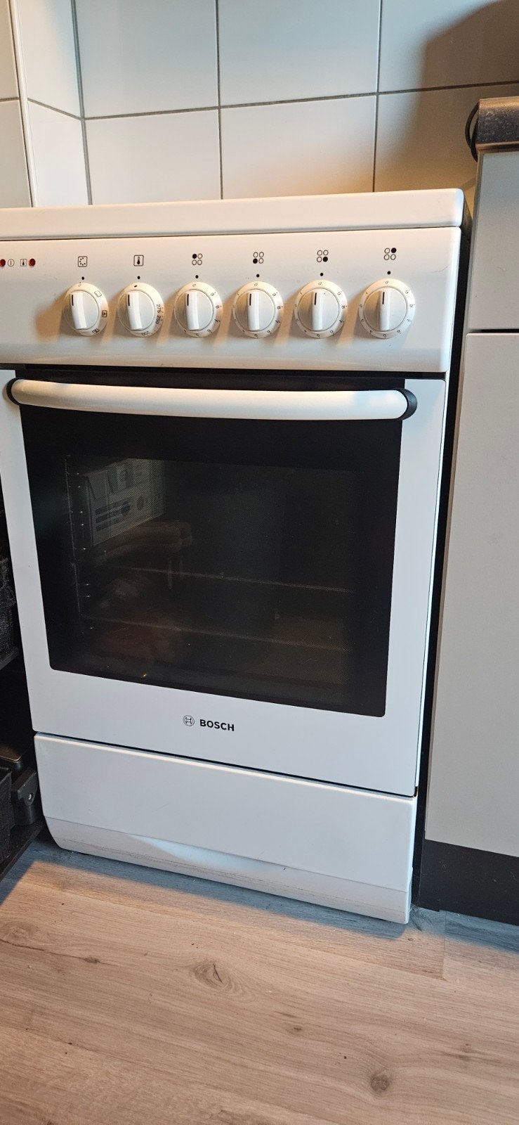 Bosch Elektrisch Fornuis met Keramische Kookplaat, Ophalen, Gebruikt, 60 cm of meer, Keramisch