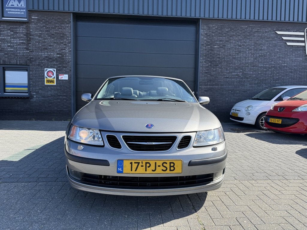 Saab 9-3 Cabrio 2.0t Vector | 1E EIGENAAR | 12MND GARANTIE |, Auto's, Saab, 1998 cc, Gebruikt, Zwart, 4 cilinders