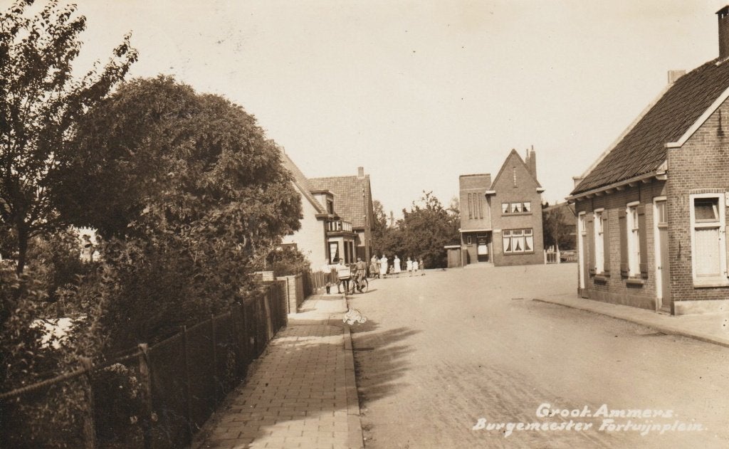 Groot Ammers - Burg. Fortwijnplein - Fotokaart, Verzenden, 1920 tot 1940, Gelopen, Zuid-Holland