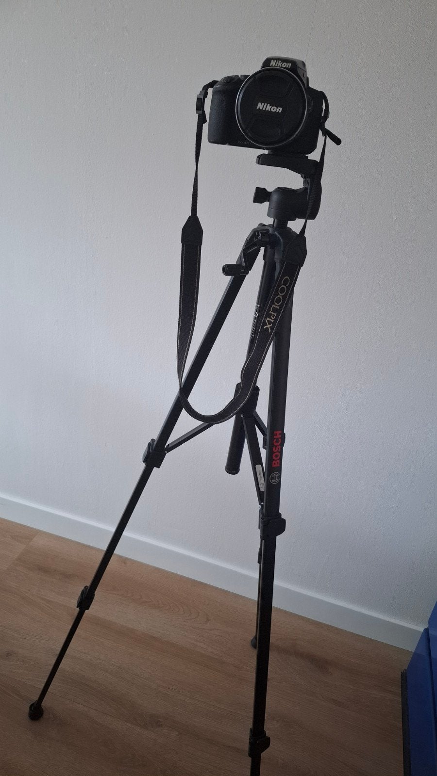 Nikon Coolpix P900 met 83x optische zoom en accessoires, Ophalen of Verzenden, Zo goed als nieuw, Lensdop, Nikon