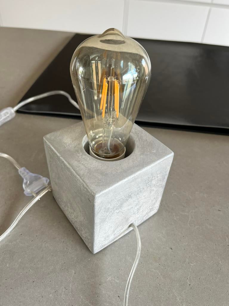 Betonnen kubus lampje, Ophalen, Gebruikt, Minder dan 50 cm