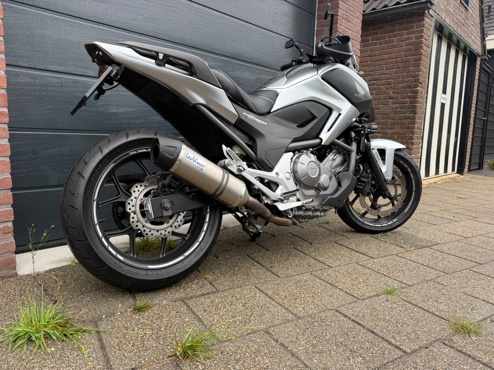 Honda NC700X - Goed onderhouden met LeoVince uitlaat, 2 cilinders, Gebruikt, Particulier, Meer dan 35 kW
