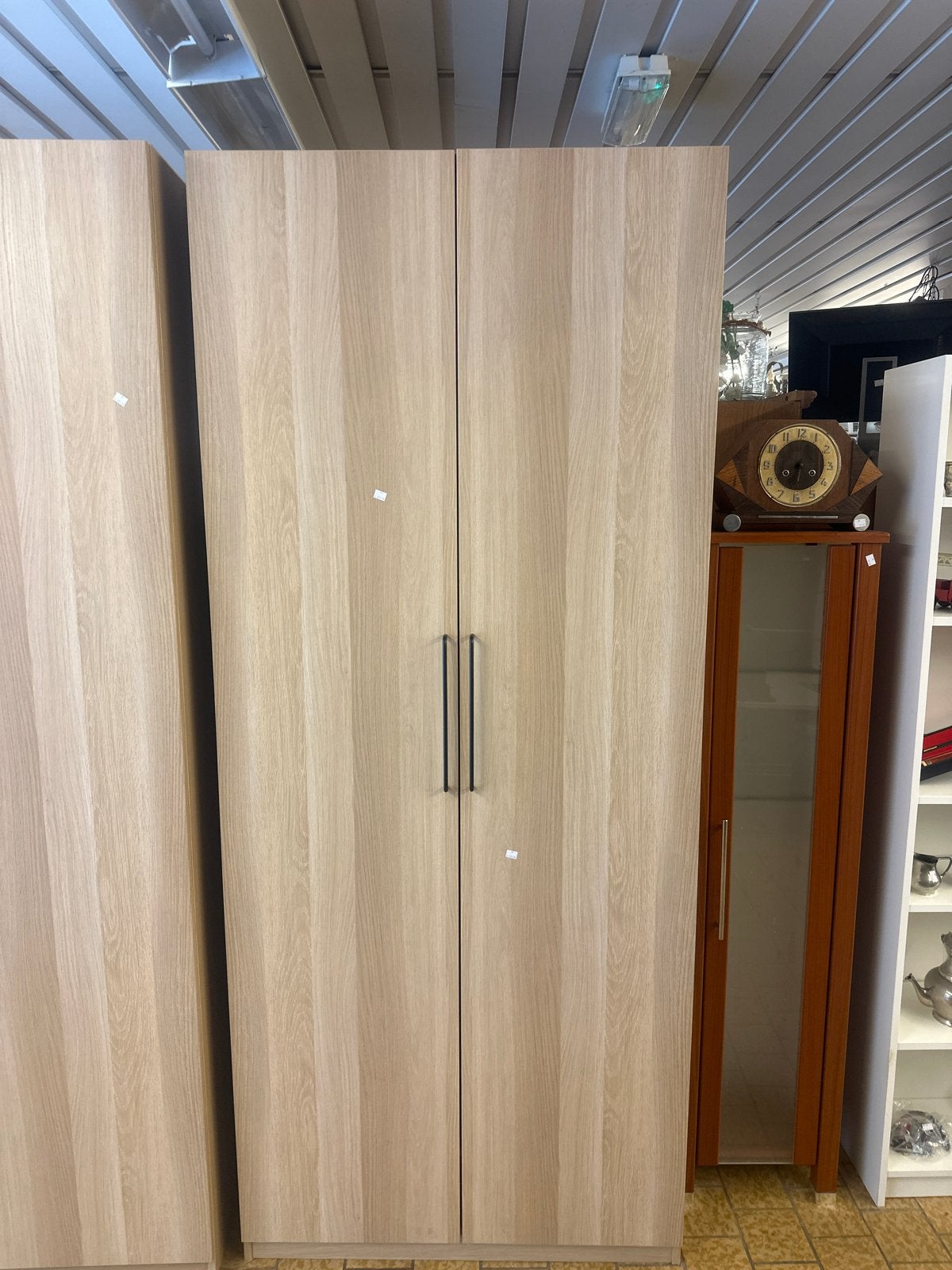 2 Kledingkasten met hangruimte -250 per stuk, Huis en Inrichting, Kasten | Kledingkasten, Ophalen, Kringloopdemarkt zeist, Voorheuvel 48