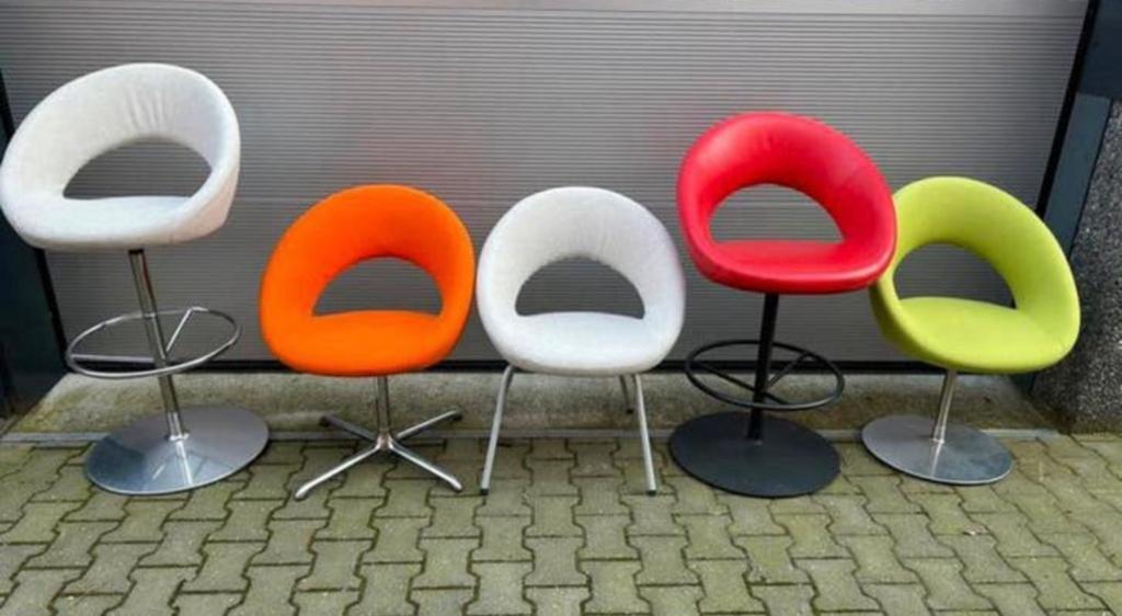 Artifort Nina barkruk, ook kuip in andere kleuren mogelijk, Ophalen, Draaibaar, 60 tot 90 cm, Hout