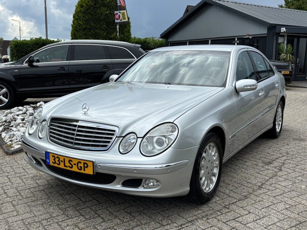 Mercedes-Benz E-Klasse 240 V6 Elegance 1E Eigenaar Topcondit, Auto's, Automaat, Parkeersensor, Gebruikt, 2597 cc