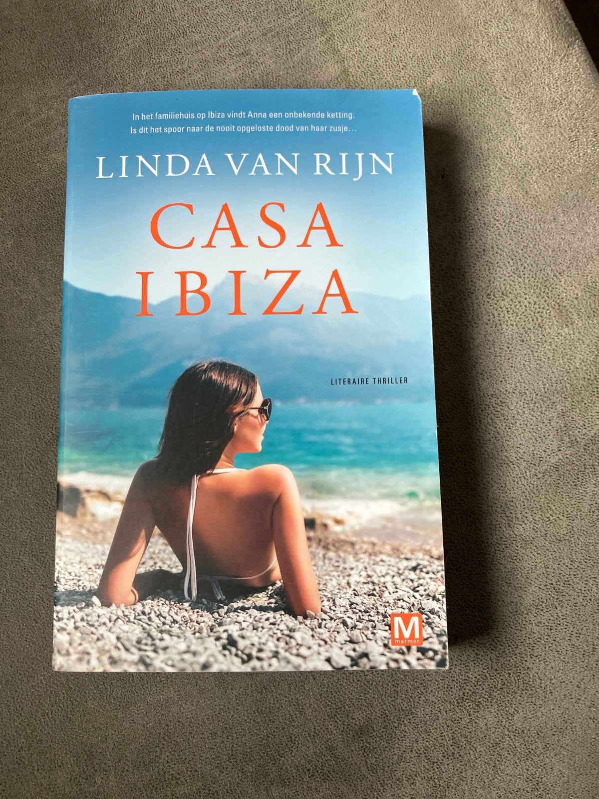 Casa Ibiza - Linda van Rijn (Literaire thriller), Ophalen of Verzenden, Zo goed als nieuw