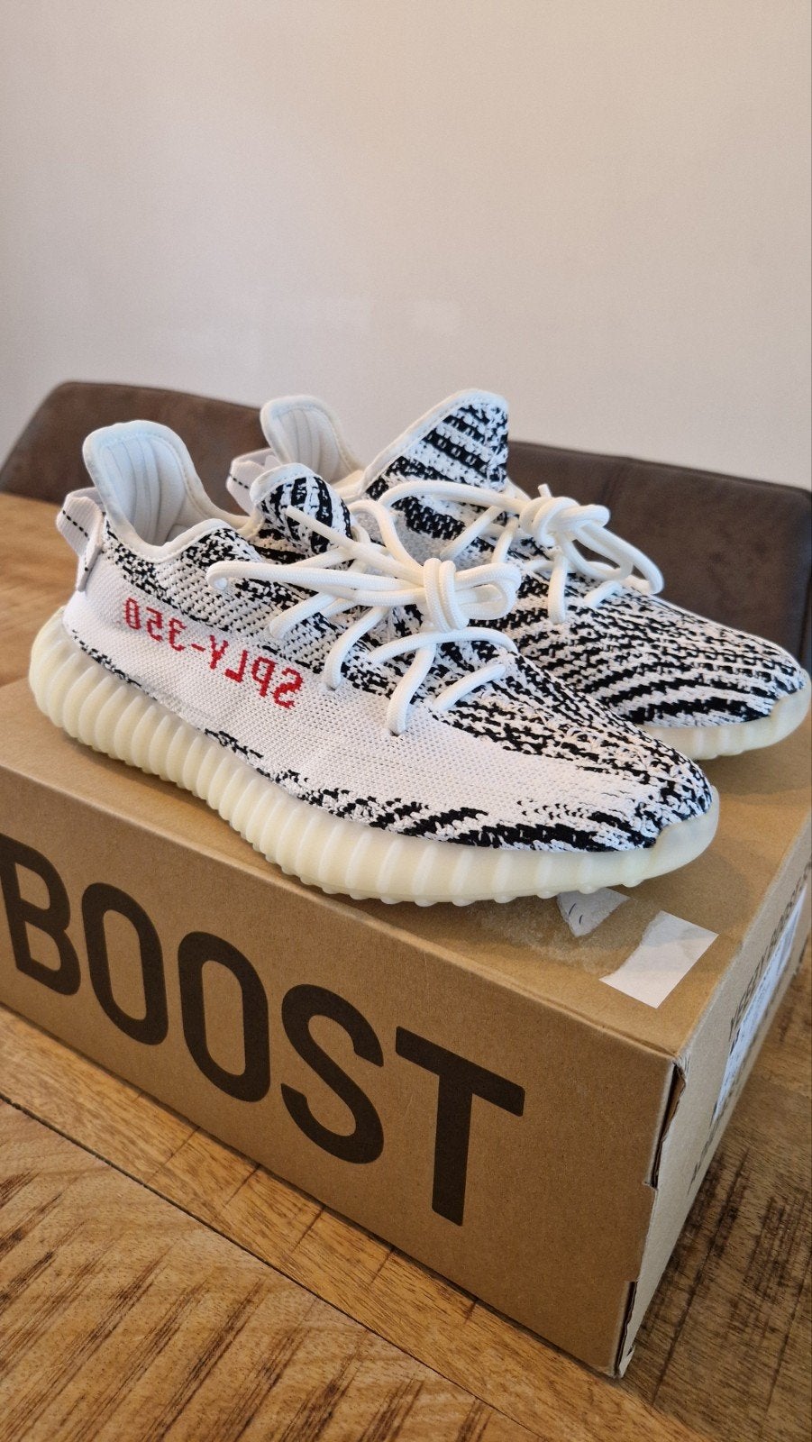 Adidas Yeezy Boost 350 V2 zebra Gloednieuw!, Ophalen of Verzenden, Nieuw, Adidas Yeezy