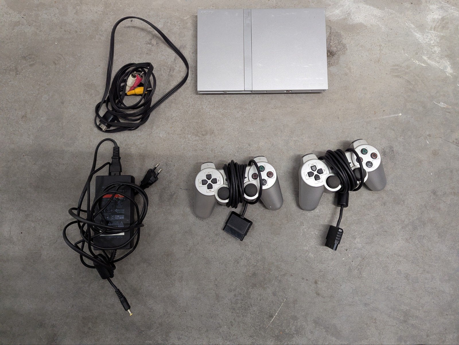 complete set PlayStation 2 zilver met 2 controllers, Ophalen, Met 2 controllers, Zo goed als nieuw, Zilver