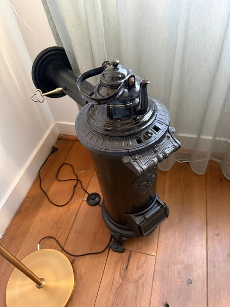Antieke Kolenkachel - Decoratief en Functioneel, Huis en Inrichting, Kachels, Gebruikt, Overige brandstoffen, Ophalen of Verzenden