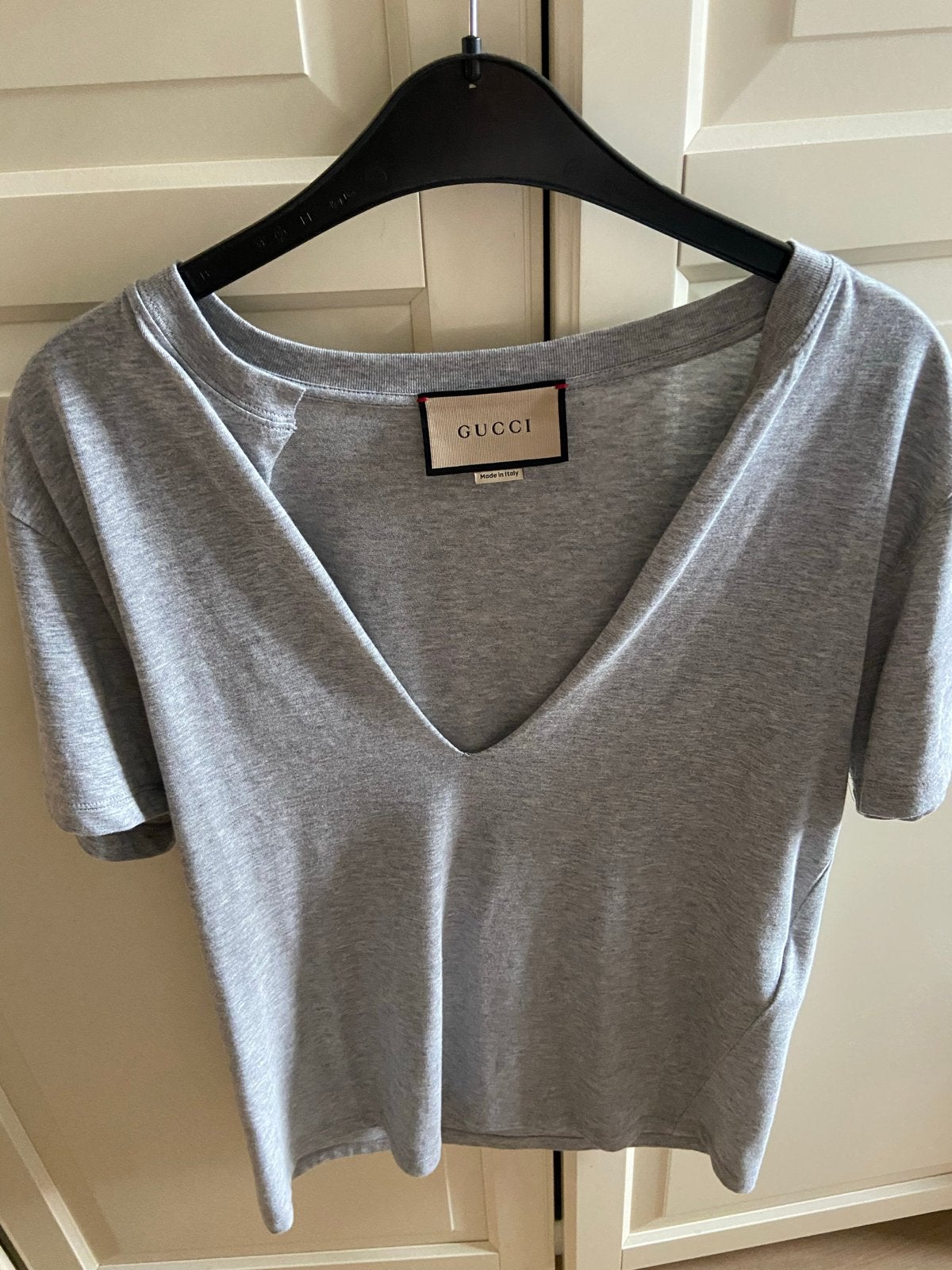 Gucci T-shirt met V-hals - maat S nieuw!, Ophalen of Verzenden, Zo goed als nieuw, Korte mouw, Maat 36 (S)