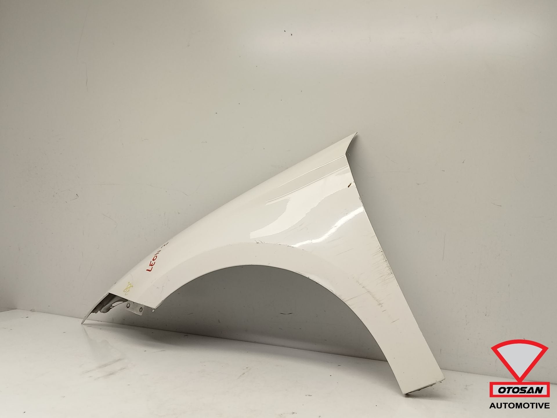 Seat Leon 5F Zijscherm Spatbord Links Voor Origineel!, Gebruikt, Autovia A-2, Km 585 585
08760  Martorell, ES, Links, Ophalen of Verzenden