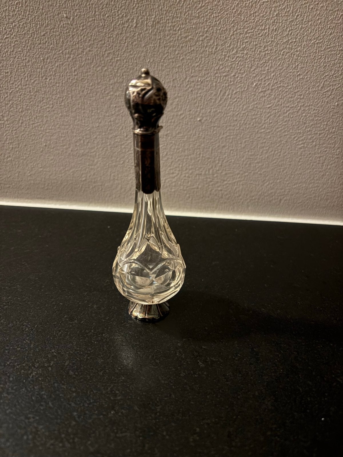 Antiek Nederlands reukflesje met zilveren dop, Antiek en Kunst, Antiek | Goud en Zilver, Ophalen of Verzenden, Zilver