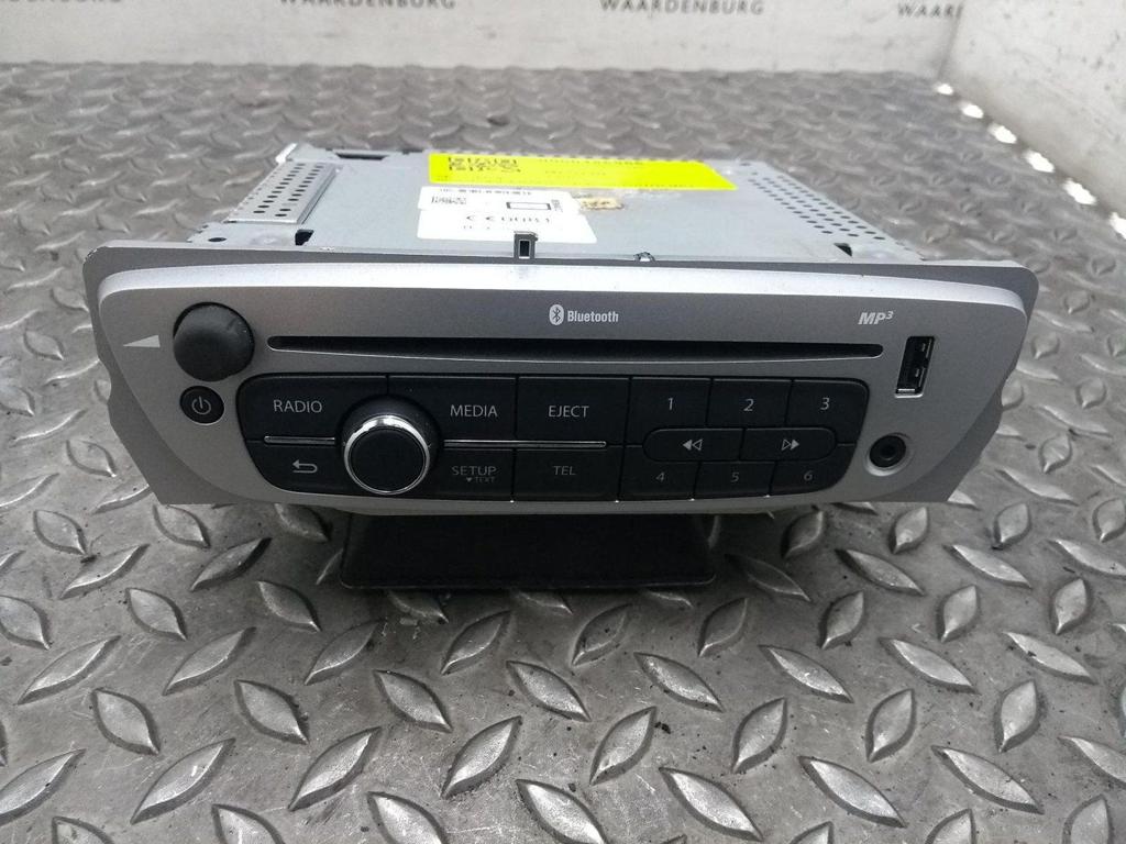 RENAULT MEGANE 1.5 DCI EXPRSION  RADIO 2013, Ophalen of Verzenden, Gebruikt, ARN erkend