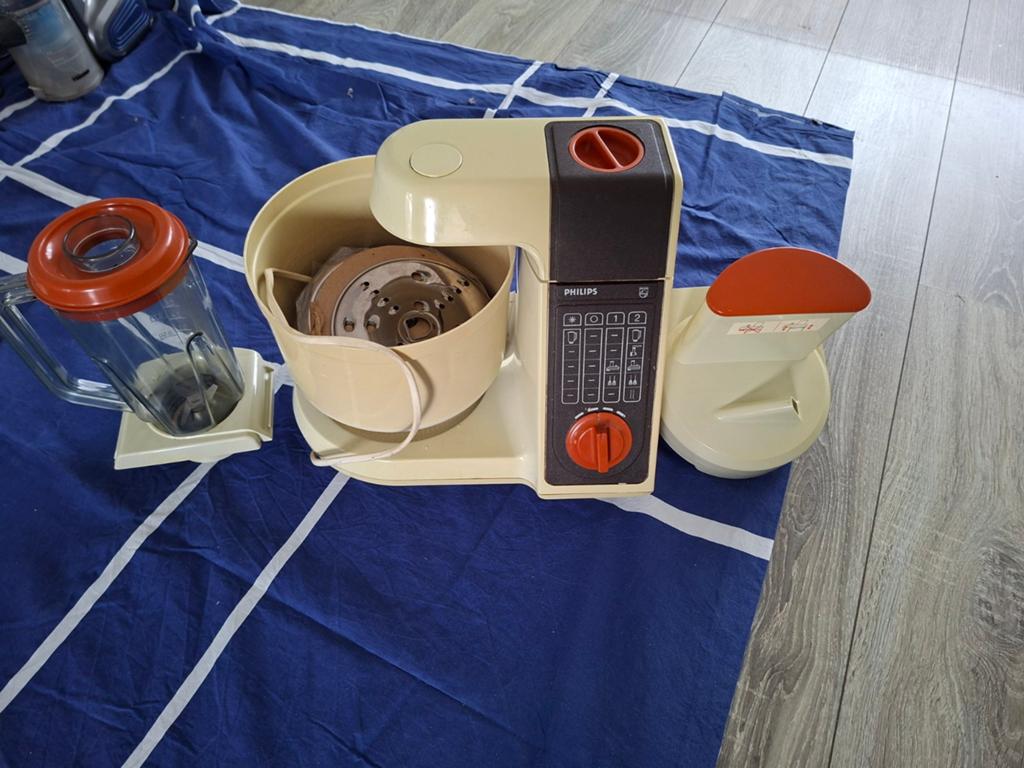 Vintage Philips keukenmachine met blender en raspschijven, Ophalen, Gebruikt, 1 tot 2 liter, 3 snelheden of meer