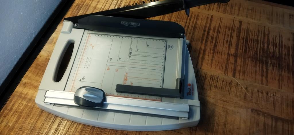 Papiersnijder / professionele papiersnijder / cutter, Ophalen of Verzenden, Zo goed als nieuw