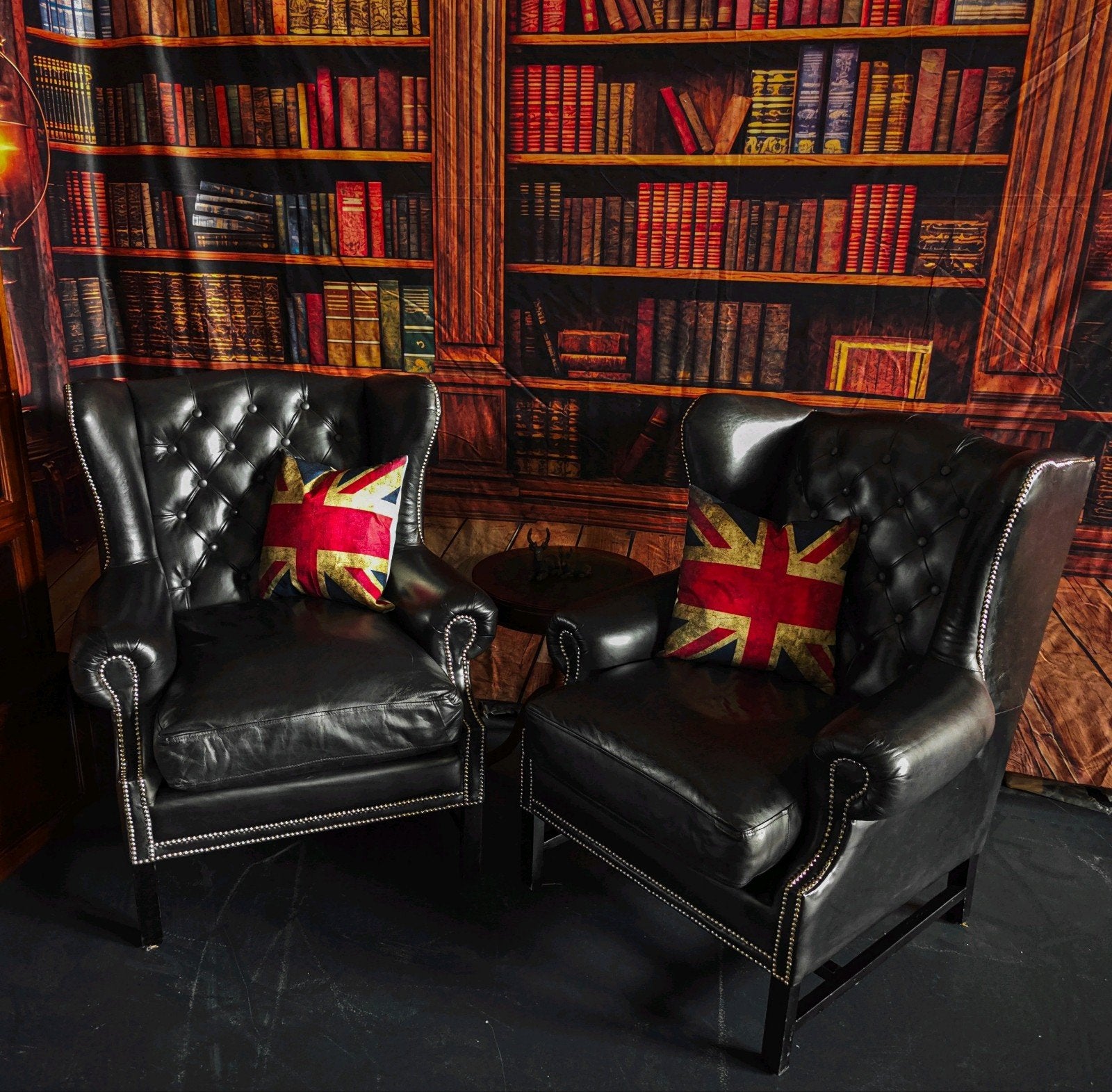 Set Luxe Zwarte Chesterfield King Oorfauteuils, Huis en Inrichting, Fauteuils, Gebruikt, Bollenmarkt 14c Zwaagdijk Oost, Treasure