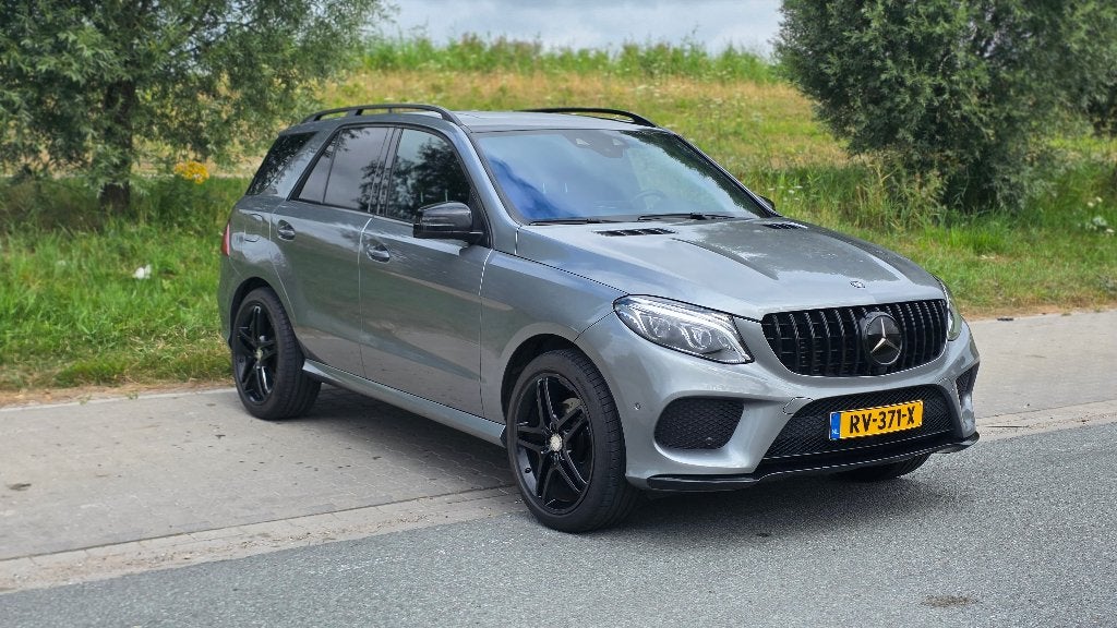 Mercedes-Benz GLE 350D AMG - Lucht, Navi, Trekhaak, Cruise, Auto's, Mercedes-Benz, Automaat, 15 km/l, 258 pk, 255 €/maand