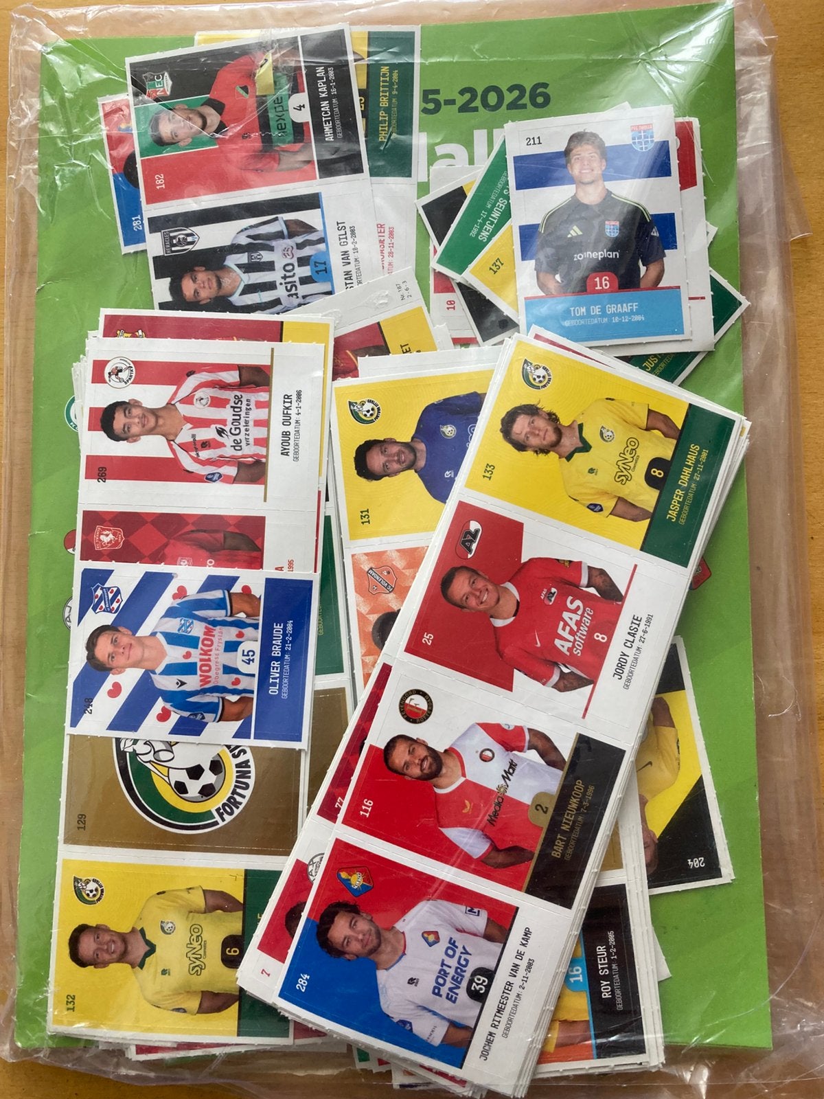 Voetbalplaatjes eredivisie 2025 - 2026, Seizoenskaart, Eén persoon