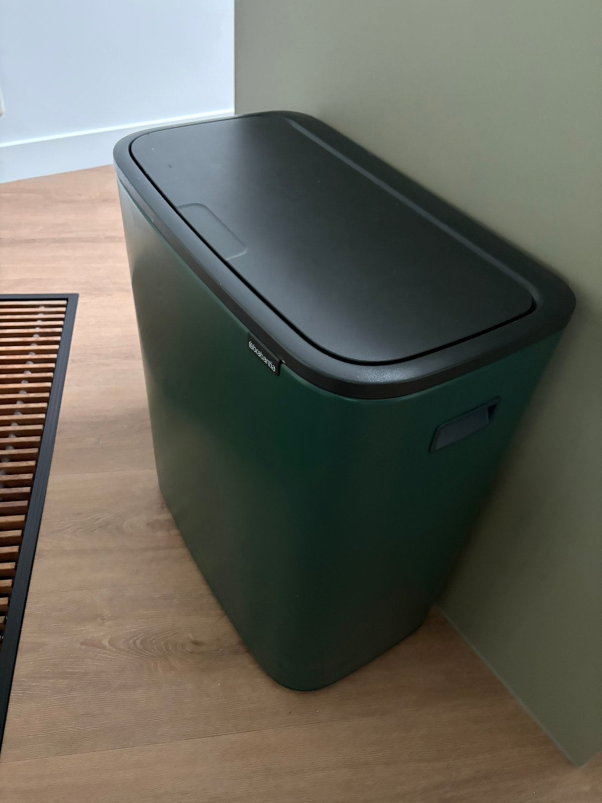 Brabantia Bo Touch Bin 60 l prullenbak Pine Green twv 235,-, 40 liter of meer, Ophalen of Verzenden, Zo goed als nieuw, Rvs