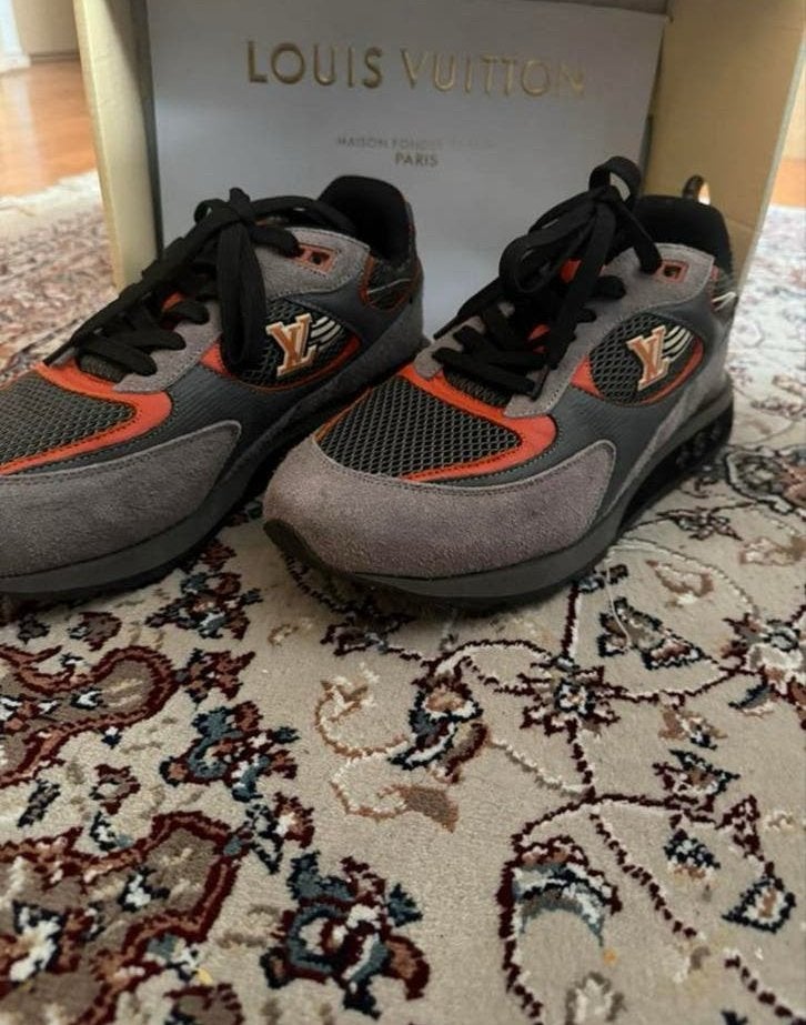 Louis Vuitton Sneakers - Maat 43 - Zo goed als nieuw, Ophalen of Verzenden, Zo goed als nieuw, Overige kleuren, Sneakers of Gympen