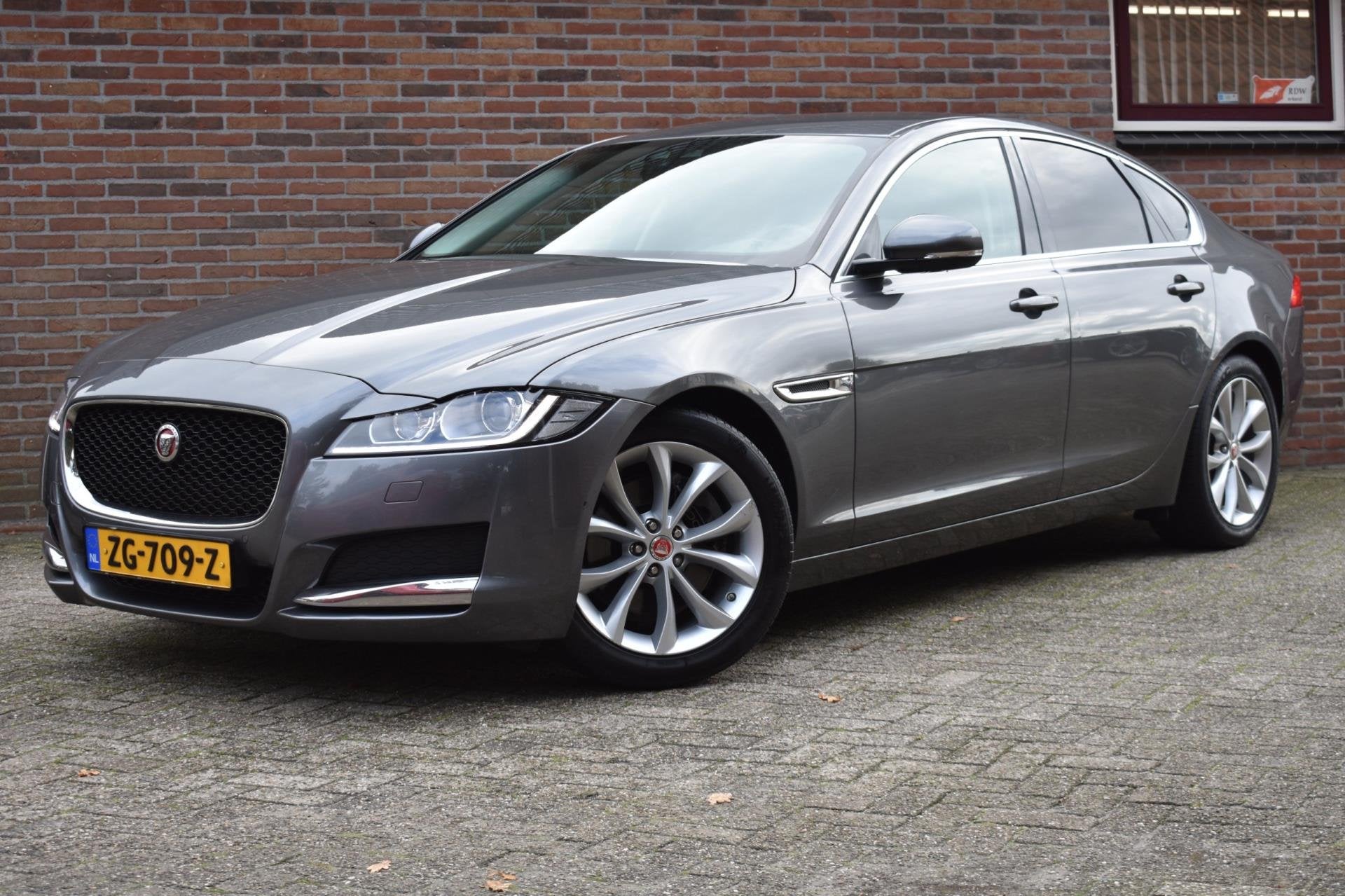 Jaguar XF 2.0d Prestige '19 Leder Xenon Clima NAvi Cruise, Auto's, Jaguar, Automaat, Achterwielaandrijving, Gebruikt, Automatische klimaatregeling