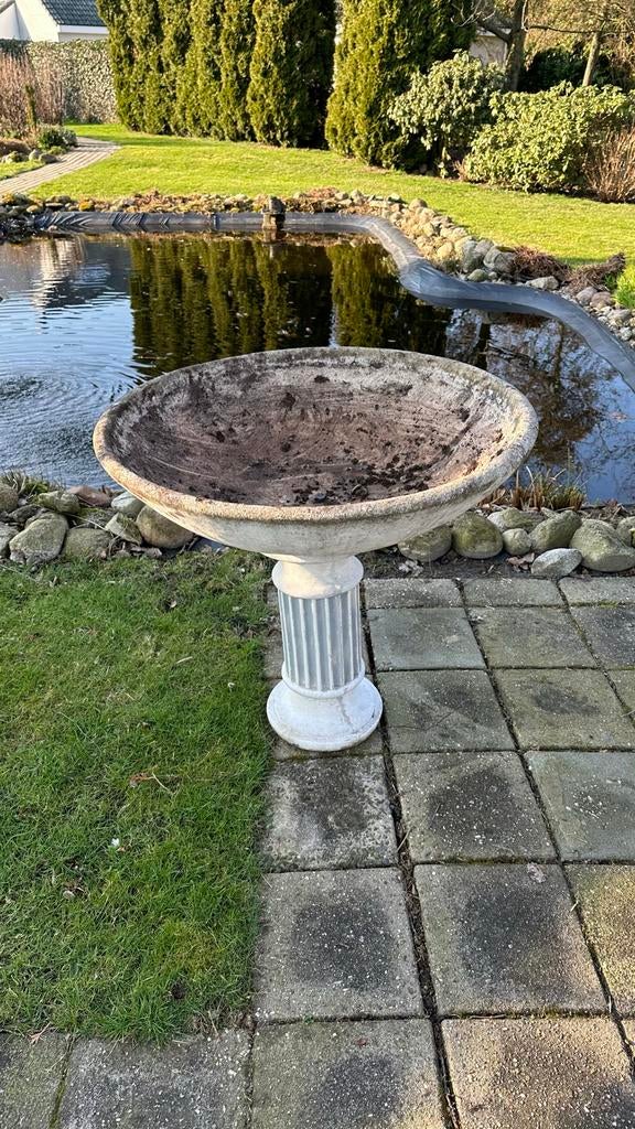 Betonnen Bloemenschaal met Zuil - Ø 86 cm, H 80 cm, Ophalen, Gebruikt, Rond, 60 tot 100 cm