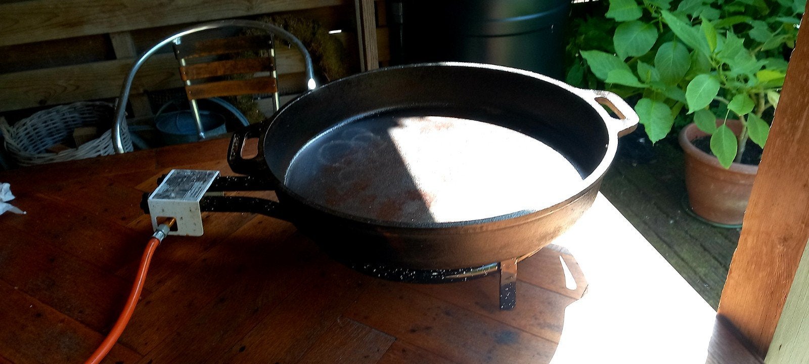 50 cm doorsnede gietijzeren paellapan met brander., Ophalen