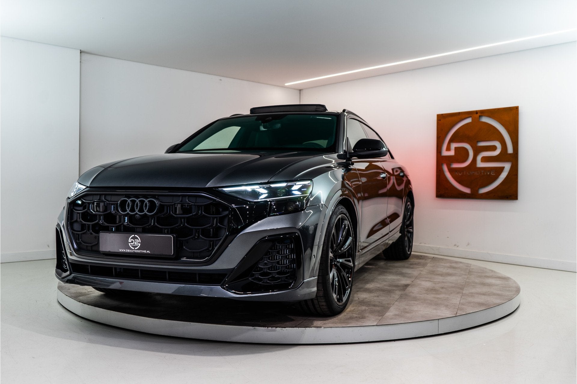 Audi Q8 60 TFSI E Quattro S-Edition Competition 490PK FACELI, Automaat, 77 km/l, Gebruikt, Zwart