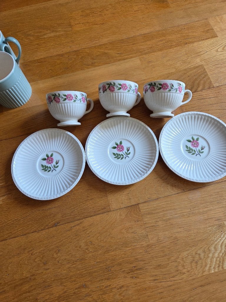 Wegdwood kop schotels,bekers, Nieuw, Ophalen of Verzenden, Overige stijlen, Kop(pen) en/of Schotel(s)