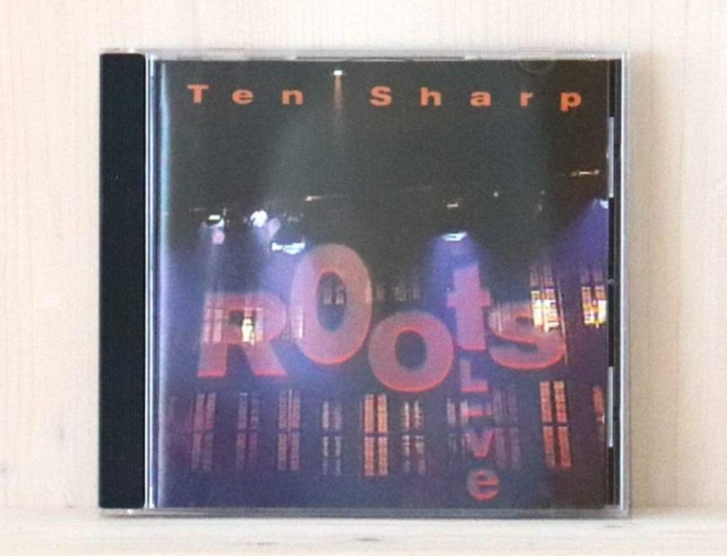 CD Ten Sharp – Roots Live (1996 Columbia) Mr Blue Sky, Ophalen of Verzenden, Zo goed als nieuw, Verzamelalbum, Poprock
