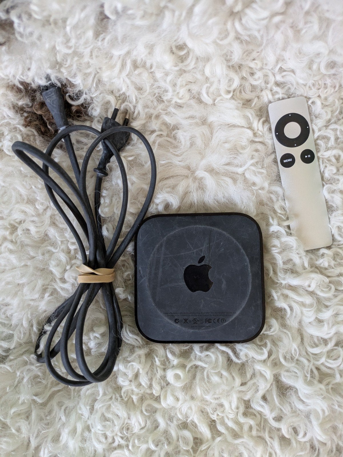 Apple TV 2e generatie met afstandsbediening en kabel, Ophalen of Verzenden, Gebruikt, HDMI, Zonder harde schijf