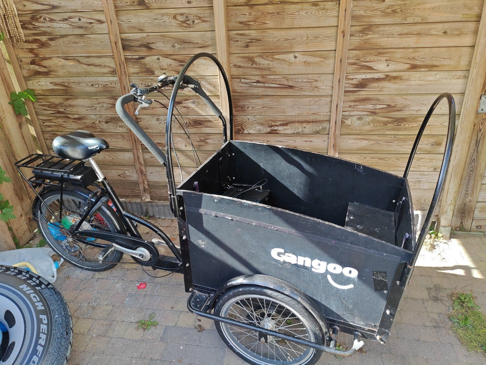 cangoo groovy e bakfiets (DISPLAY IS STUK), Fietsen en Brommers, 4 kinderen of meer, Gebruikt, Elektrisch, Ophalen