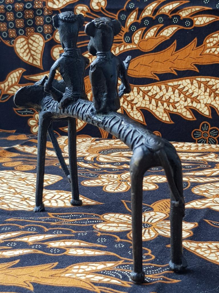 Olifant met strijders mooi antiek beeld uit India 20 cm., Ophalen of Verzenden