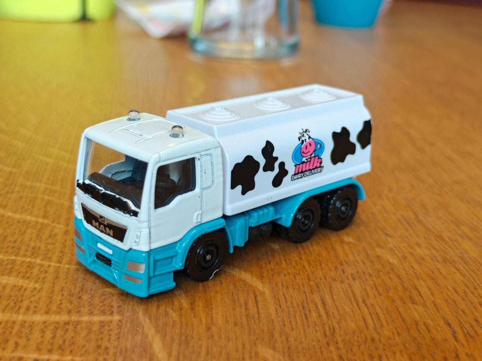 Majorette MAN Vrachtwagen Melk Tanker, Ophalen of Verzenden, Zo goed als nieuw, Bus of Vrachtwagen