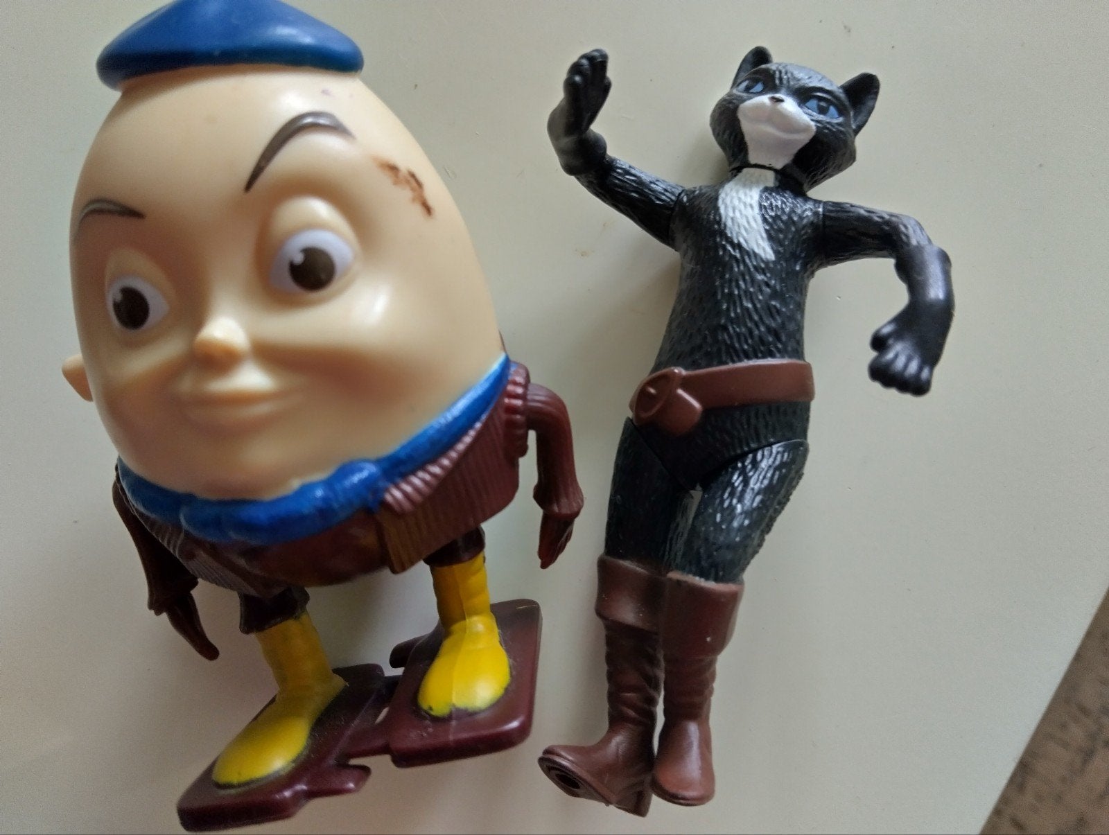 Humpty Dumpty en Gelaarsde Kat figuren, Ophalen, Gebruikt
