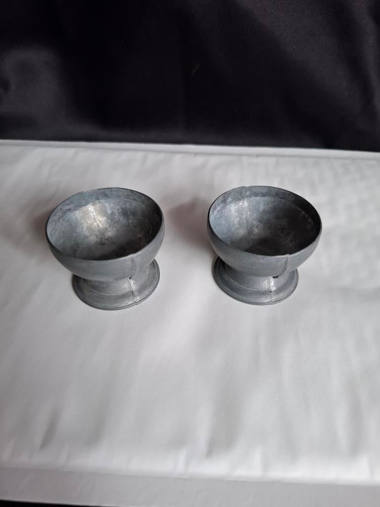 2 x antiek tinnen zoutvat / eierdopje 19e eeuw Engeltjestin, Antiek en Kunst, Ophalen of Verzenden