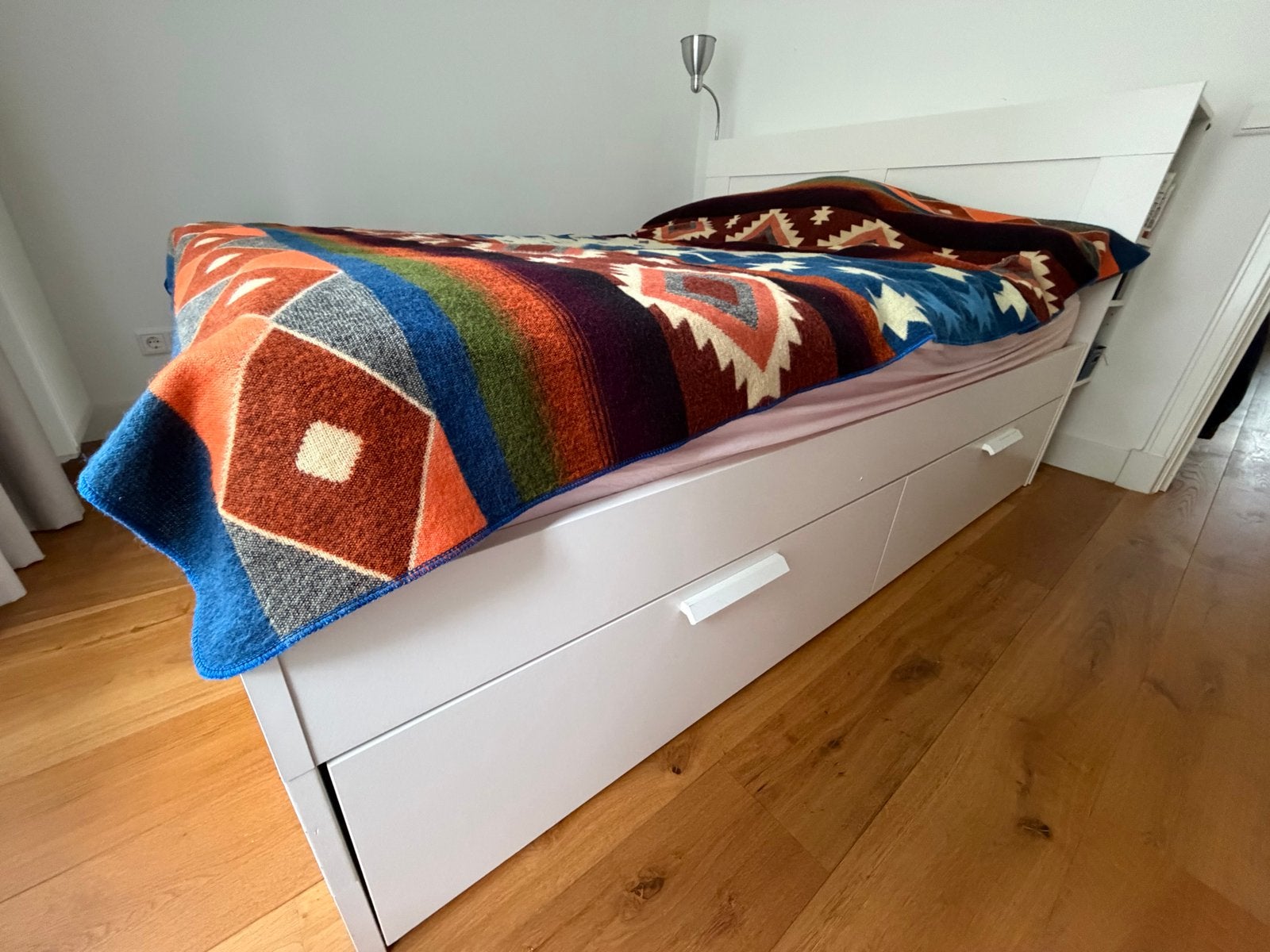 Ikea bedframe 160x200 with 4 storage boxes. No mattress, Gebruikt, 90 cm, Eenpersoons, Wit