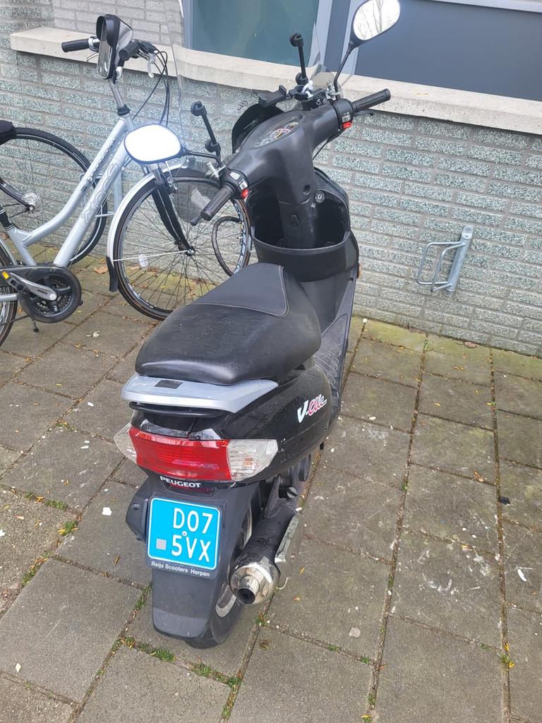 Peugeot V-Clic snorscooter - Goed onderhouden en zuinig, Ophalen of Verzenden, Gebruikt, Benzine, Peugeot