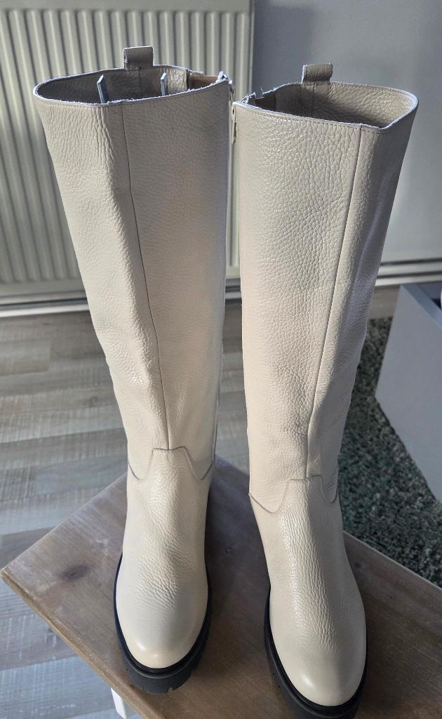 Linea Zeta lange laarzen, Kleding | Dames, Schoenen, Hoge laarzen, Beige, Nieuw, Ophalen of Verzenden
