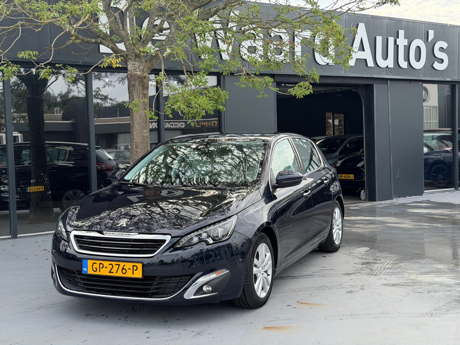 Peugeot 308 1.2 PureTech Allure/automaat/airco/cruise/NAP/Ca, Gebruikt, Euro 6, 1199 cc, Automatische klimaatregeling