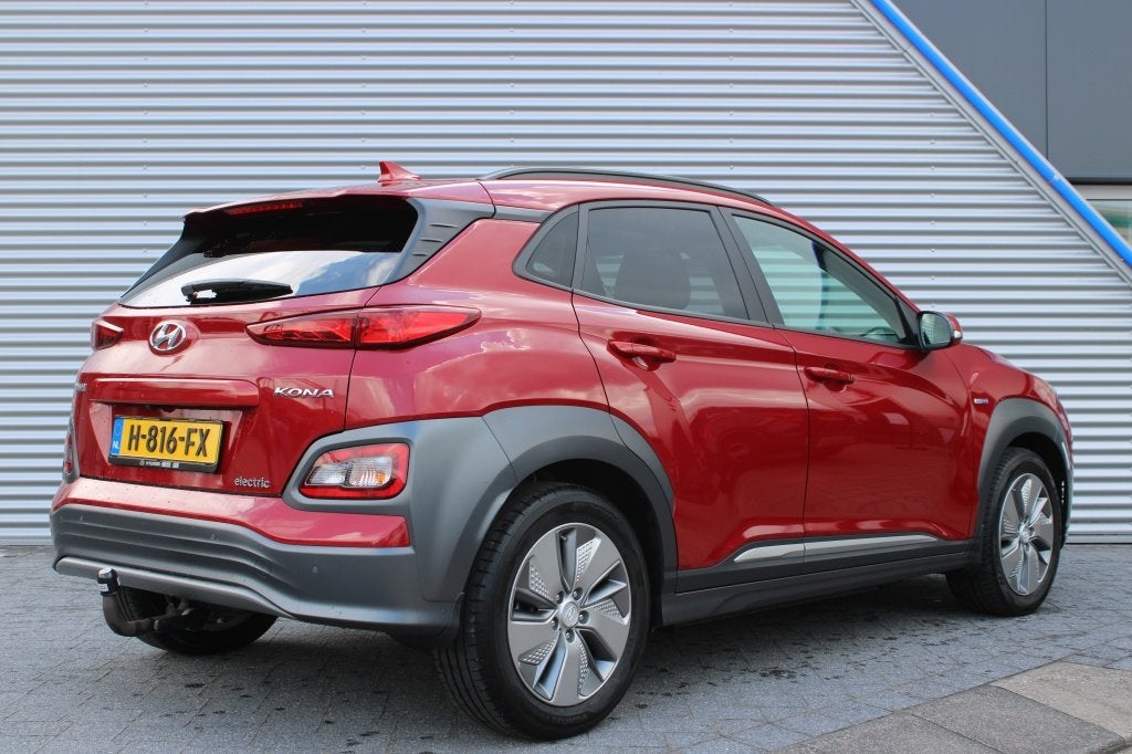 Hyundai KONA EV Fashion 64 kWh | Navigatie | Camera | Trekha, Auto's, Hyundai, Gebruikt, Zwart, 64 kWh, SUV of Terreinwagen